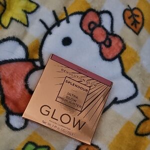 Revolution Glow Splendour Highlighter - Luminous Gold